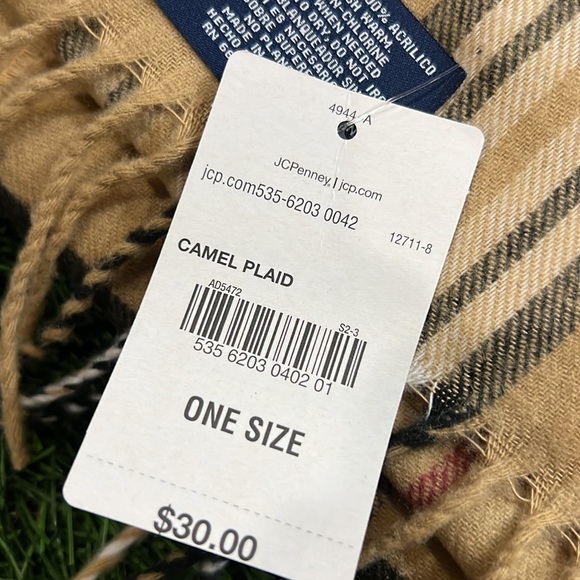 Men’s Stafford Essentials- Camel Plaid Scarf - Picture 3 of 4